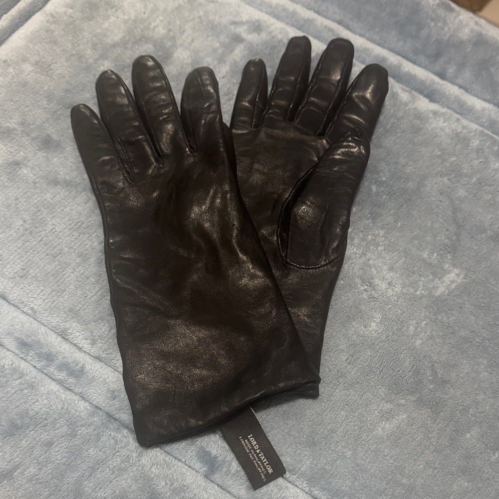 Lord & Taylor Black Leather Women's Gloves